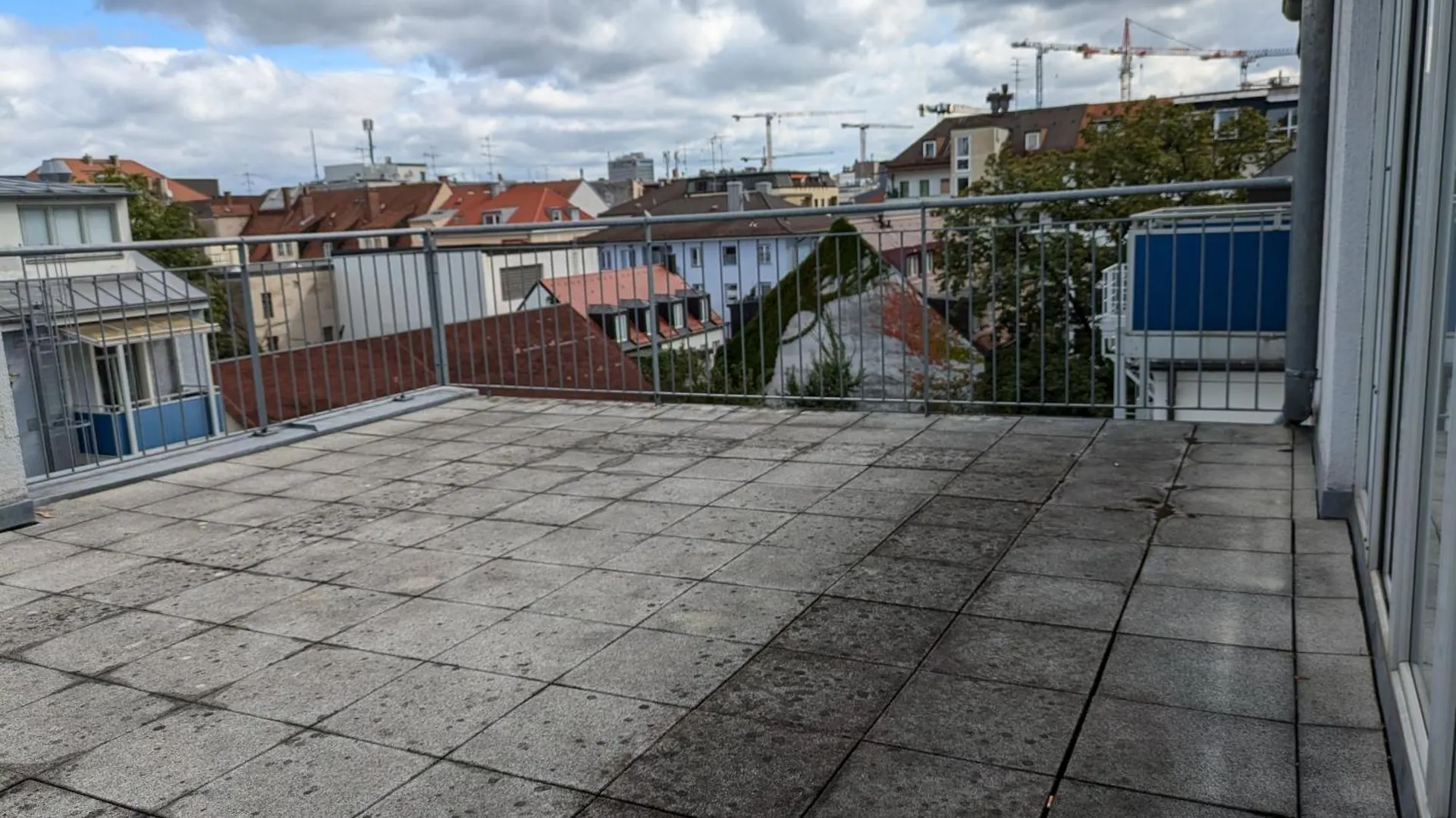 Munich Large Apartment 155 Qm And 5 Bedrooms With Roof Terrace In Centrally Located 1 To 14 Guests