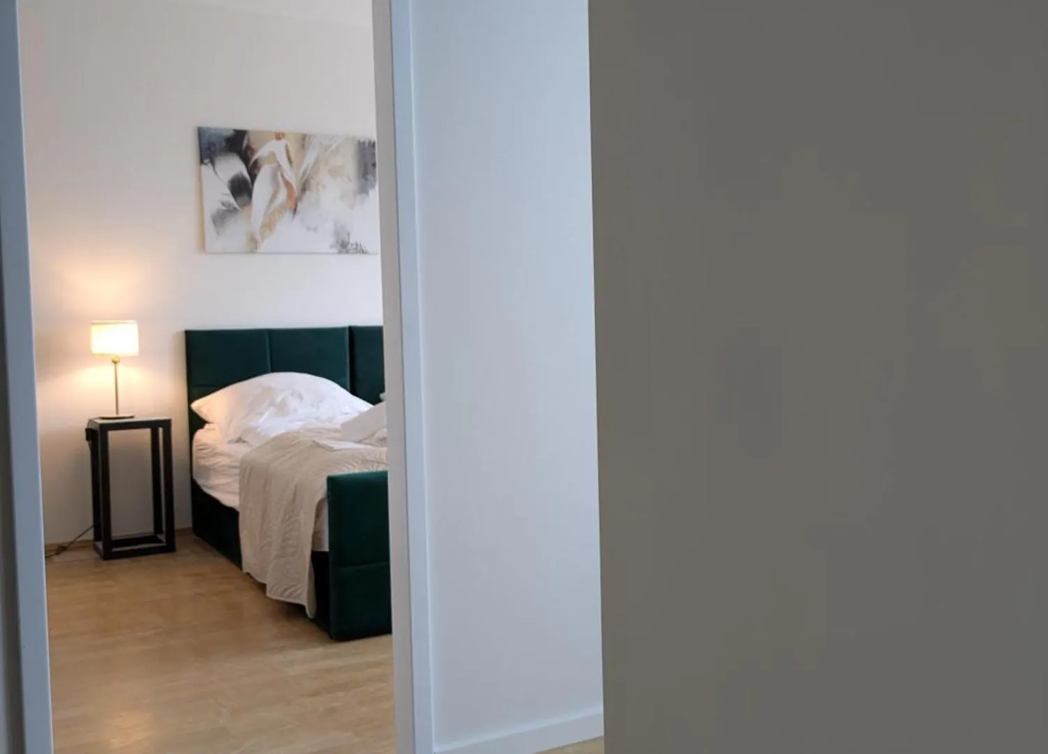 Munich Large Apartment 155 Qm And 5 Bedrooms With Roof Terrace In Centrally Located 1 To 14 Guests