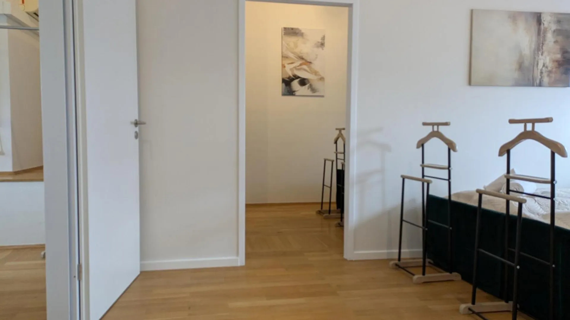Munich Large Apartment 155 Qm And 5 Bedrooms With Roof Terrace In Centrally Located 1 To 14 Guests